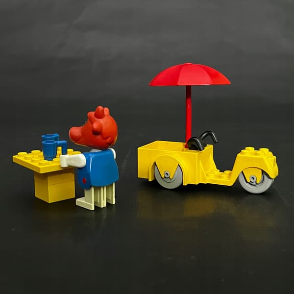 3665 LEGO Ice Cream Parlour