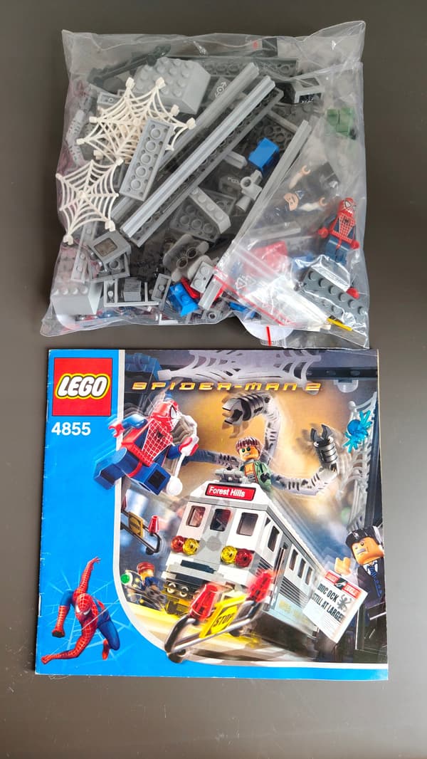 LEGO 4855 - Spider-Man’s Train Rescue + Original Instructions