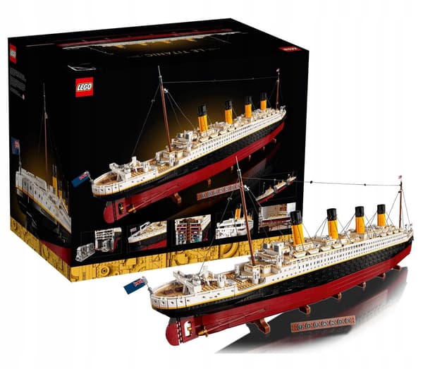 LEGO Titanic 10294 set, 9,090 pieces, 1:200 scale