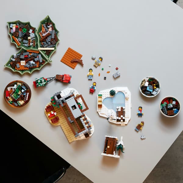 LEGO set 10325 Mountain Cabin, 1,517 pieces