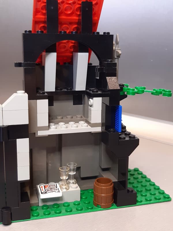 Lego Castle 6048 Majisto’s Magical Workshop