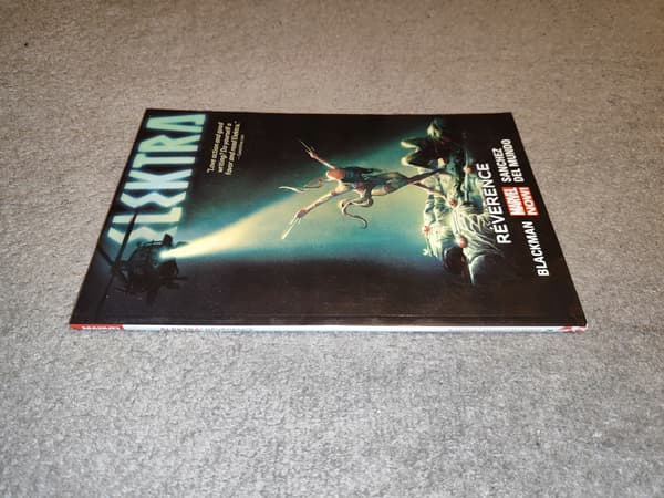 MARVEL Elektra Volume 2: Reverence – English edition (protective sleeve)