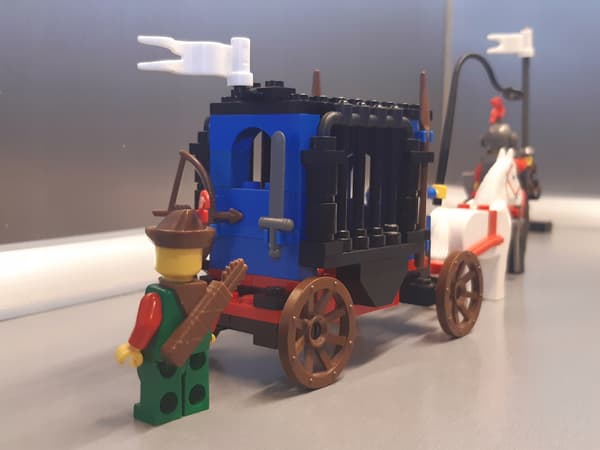 LEGO Castle 6042 Dungeon Hunters (No. 2)