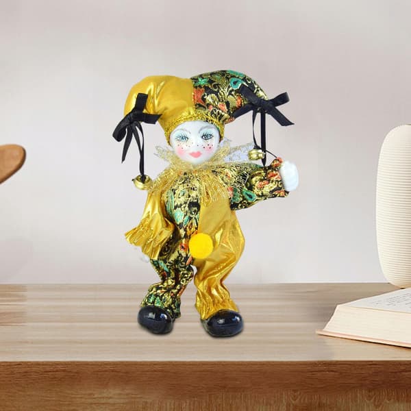 The Triangel doll can sit and stand