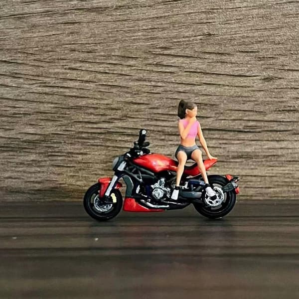 1/64 scale diorama. Stylish Hobby Tiny figures. Layout for DIY Style B