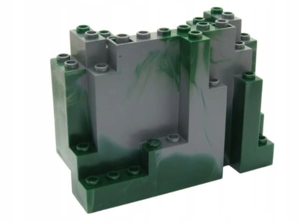 130bc. LEGO Rock Wall 6082, top panel