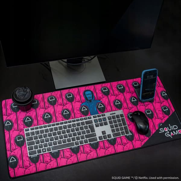 XXL Mouse Mat – Squid Game: Man and Guards