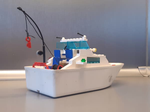 LEGO 4011 Cabin Cruiser (No. 2)