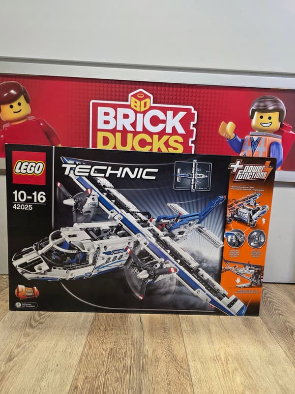 LEGO Technic 42025 Cargo Plane