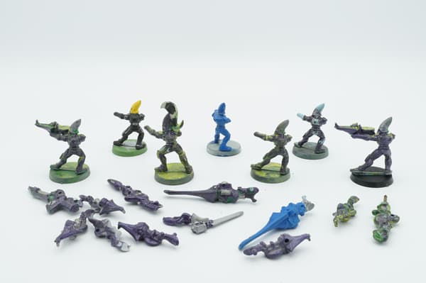 Warhammer 40k Space Crusade Eldar set of 7 plastic miniatures