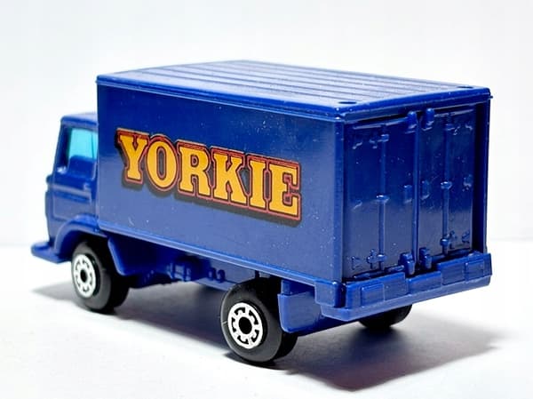 MATCHBOX – DODGE DELIVERY TRUCK (B8)