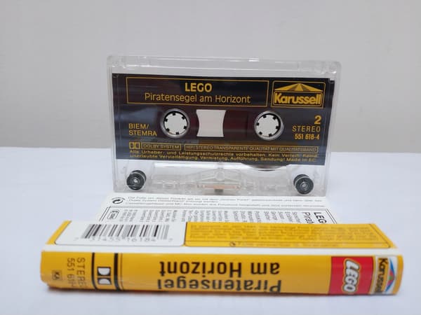 UNIQUE Lego Pirates cassette tape, 1995