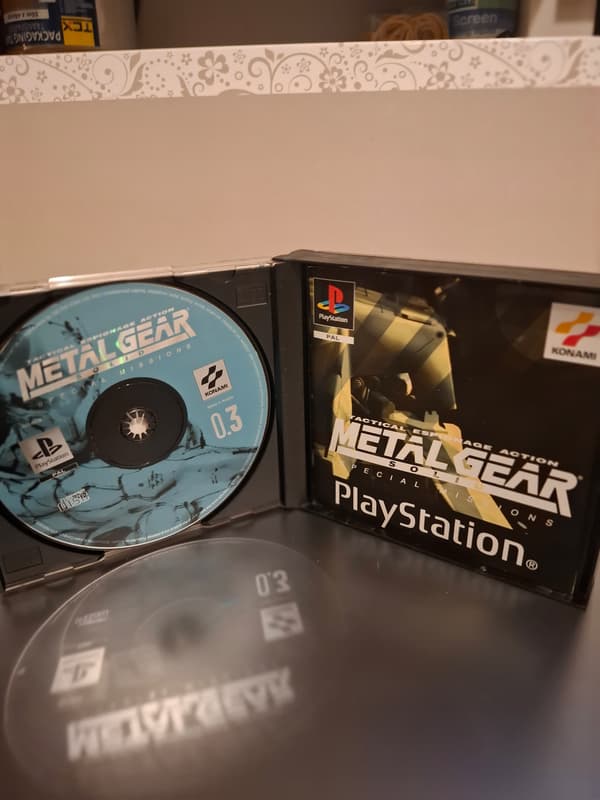 METAL GEAR SOLID SPECIAL MISSION PS1