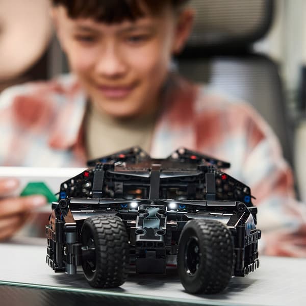 LEGO Technic 42239 Batmobile Tumbler