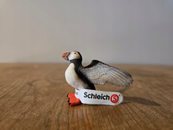 Schleich 14721 Puffin figurine – a unique, discontinued model from 2013.