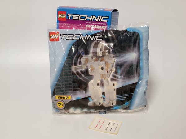 Lego Technic Honda Asimo Humanoid Robot 1237 MISB 2001 Father Christmas Christmas tree