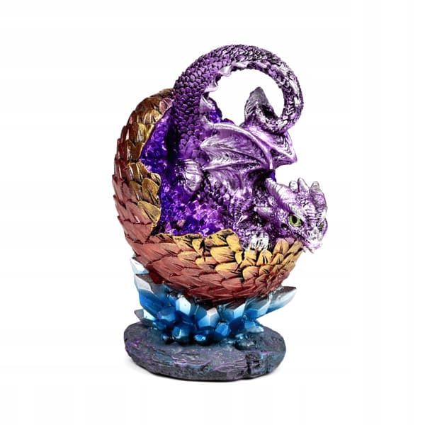 Elementy figurine: A small dragon hatching from a crystal egg