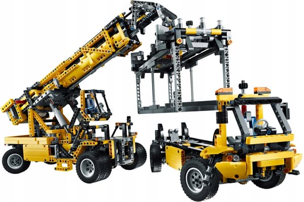 LEGO Technic Mobile Crane MK II 42009
