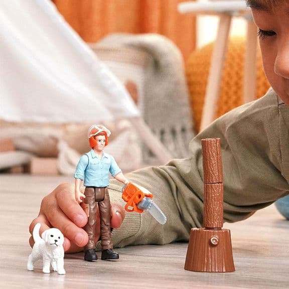 Schleich Forester with a petrol-powered chainsaw 81475