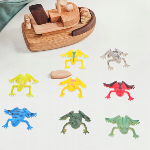 36 SMALL, REALISTIC FROG-SHAPED TOYS FOR IMAGINATIVE PLAY