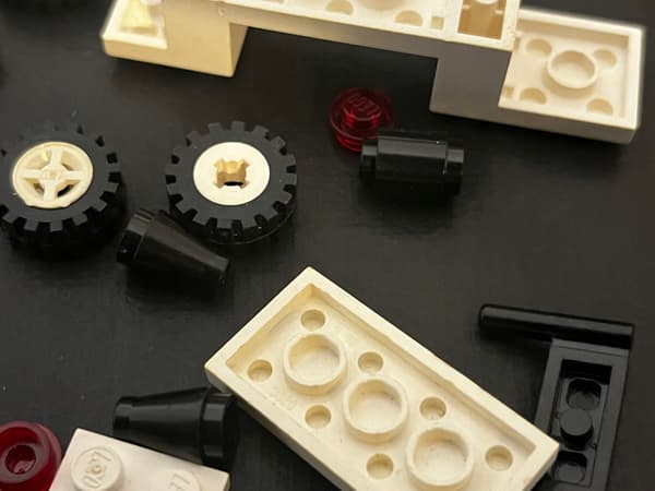 6604 LEGO White Racing Car