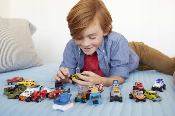 Mattel Matchbox: 20 licensed vehicles, namely