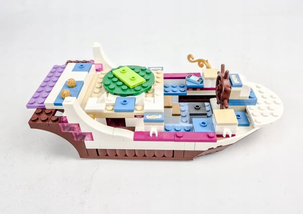 LEGO Accessories: Disney Pieces – Boat Hull