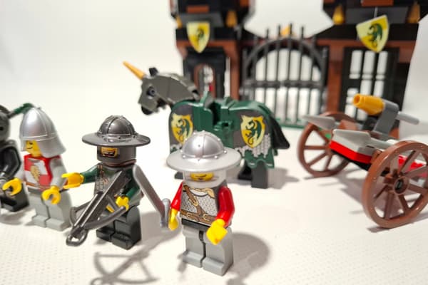LEGO Kingdoms: 7187 – Escape from the Dragon’s Prison