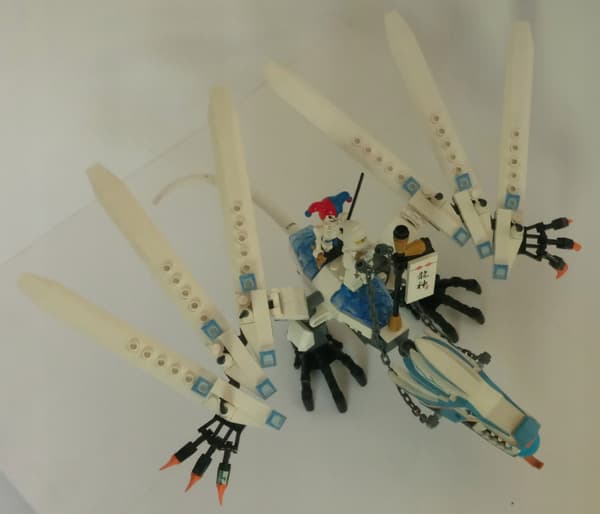 LEGO Ninjago: 2260 – The Ice Dragon’s Attack