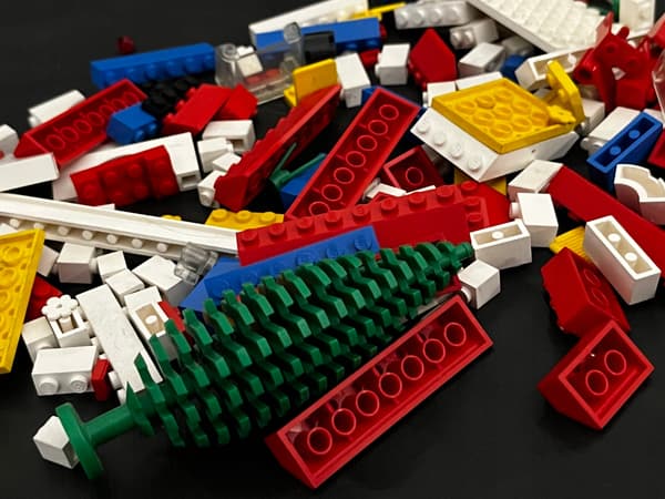 6374 LEGO Holiday Home