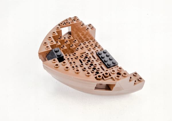% LEGO Accessories: Pirates Ship Hull %