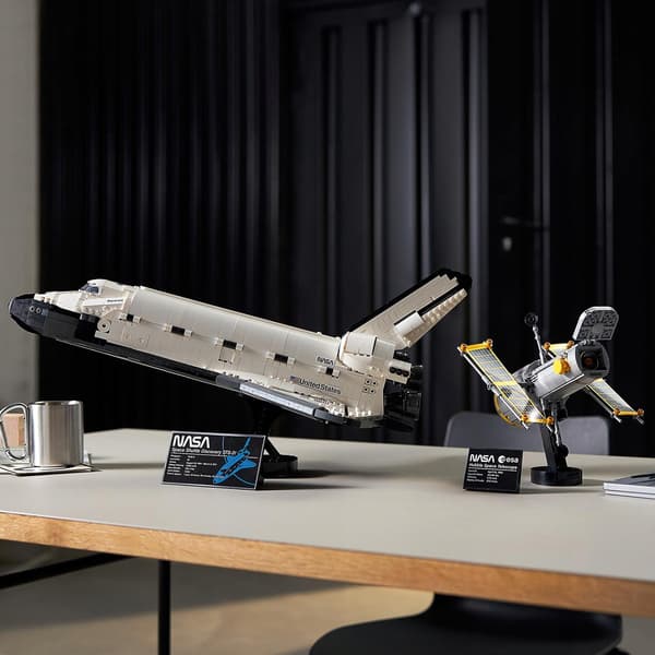 LEGO Building Set: NASA’s Discovery Space Shuttle