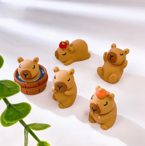 30 PIECES 3D Capybara Figurines – KAPIBARA MINI RANDOM FIGURINES