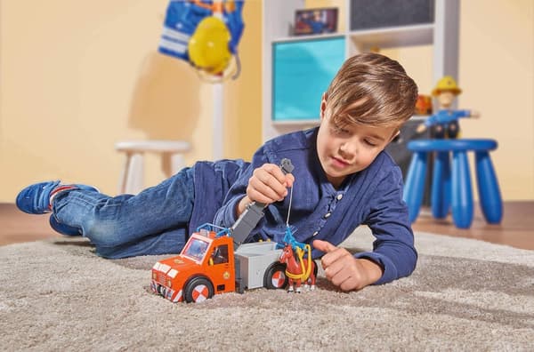 SAM PHOENIX FIRE ENGINE WITH HORSE FIGURINE, LIGHT-UP CRANE, 23 CM