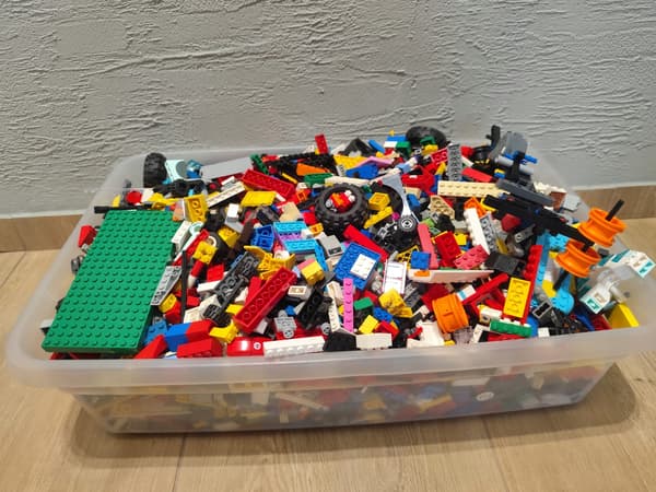 Lego Mix bricks, 8.3 kg, V11