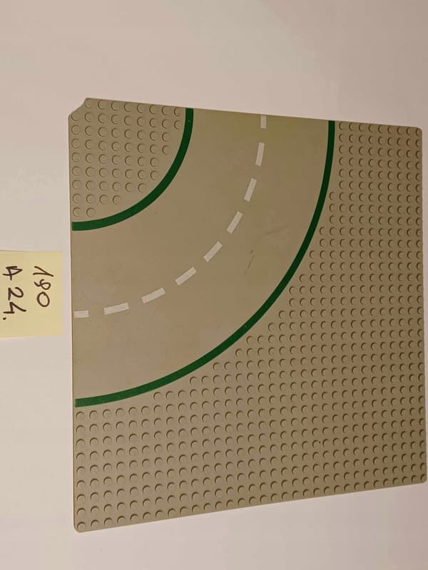 190A24. LEGO thin building plate, 32x32, damaged