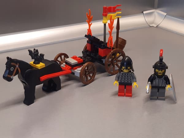 Lego Castle 6027 Bat Lord’s Catapult (No. 2)