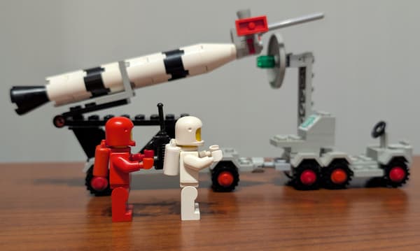 Lego 897 Mobile Rocket Launcher