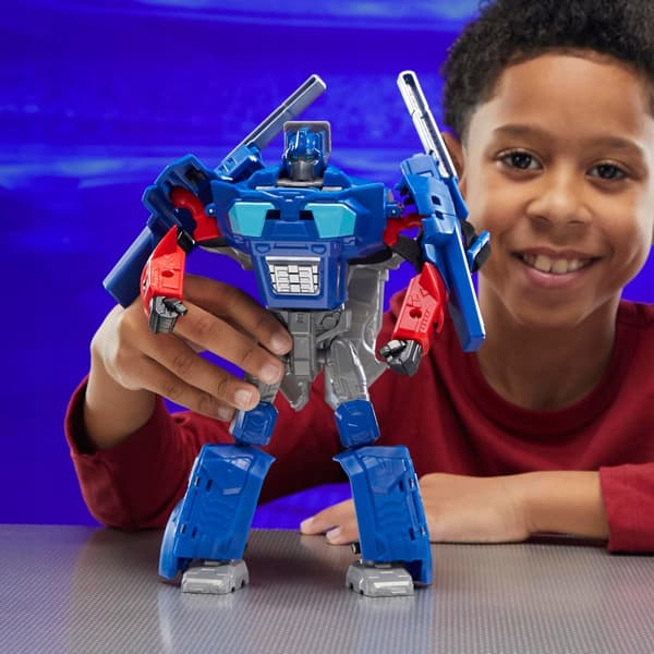 TRANSFORMERS OPTIMUS: A car that transforms into a figure in 18 steps – HASBRO