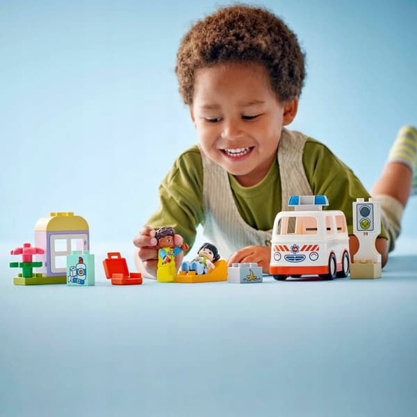 LEGO DUPLO TOWN Ambulance with Driver 10447