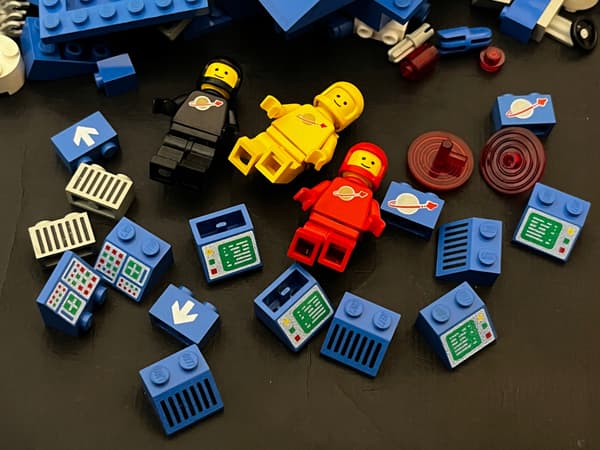 6951 LEGO Space Command Centre