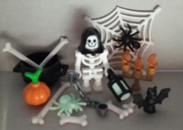 Lego Halloween Accessories Set: Spider, Pumpkin, Candle Holder, Skeleton N