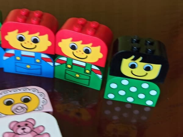 Lego 6214 / 4744 Printed Bricks – Minifigures, 35 pieces