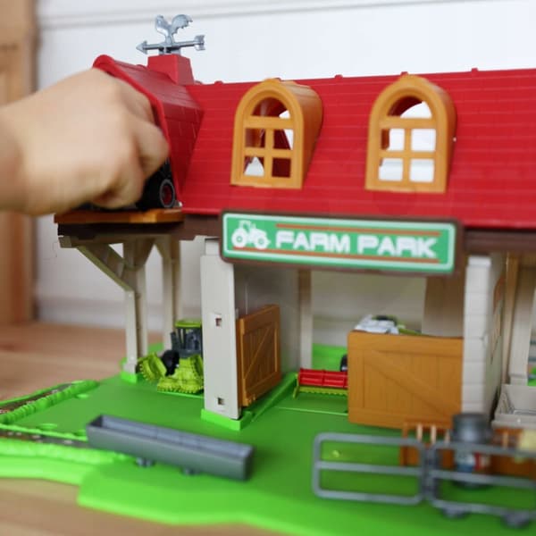 Farm Set: Farmyard, Tractors + Figures, 42 pieces, WOOPIE