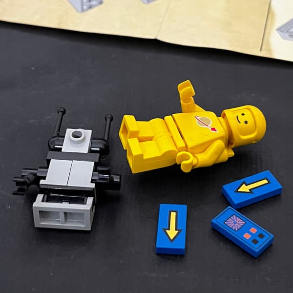 6872 LEGO Moon Patrol Ship