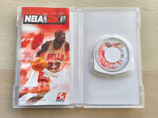 NBA 2K11 [PSP] – Basketball – Launch Edition