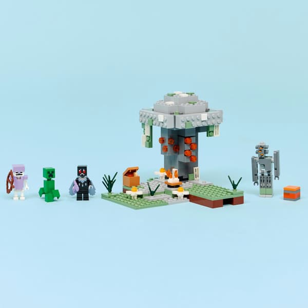 LEGO Minecraft The Withered Garden 21586