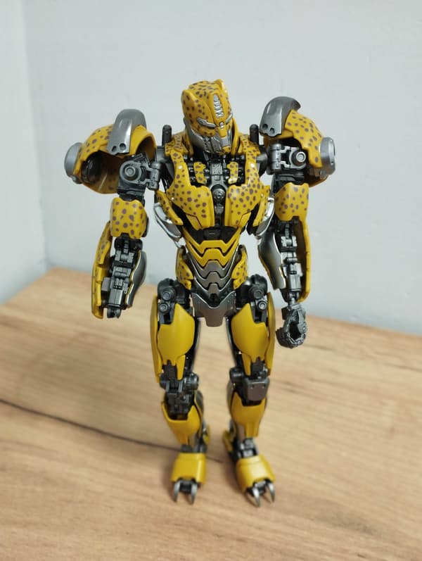Hasbro Cheetor multi-coloured plastic collectable figurine – requires assembly