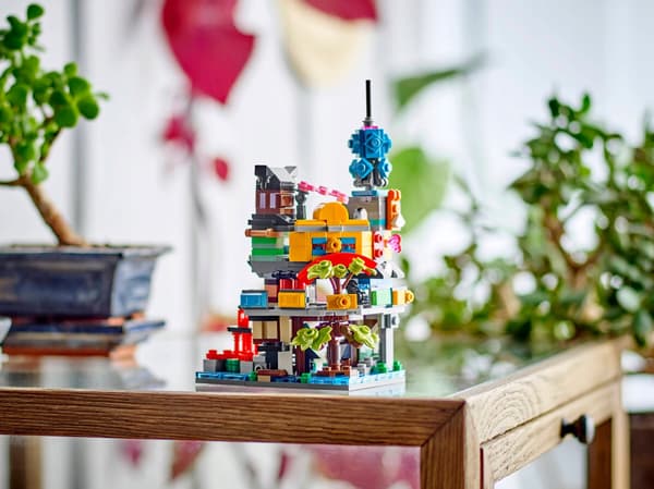 LEGO Ninjago Micro-Gardens set, 376 pieces