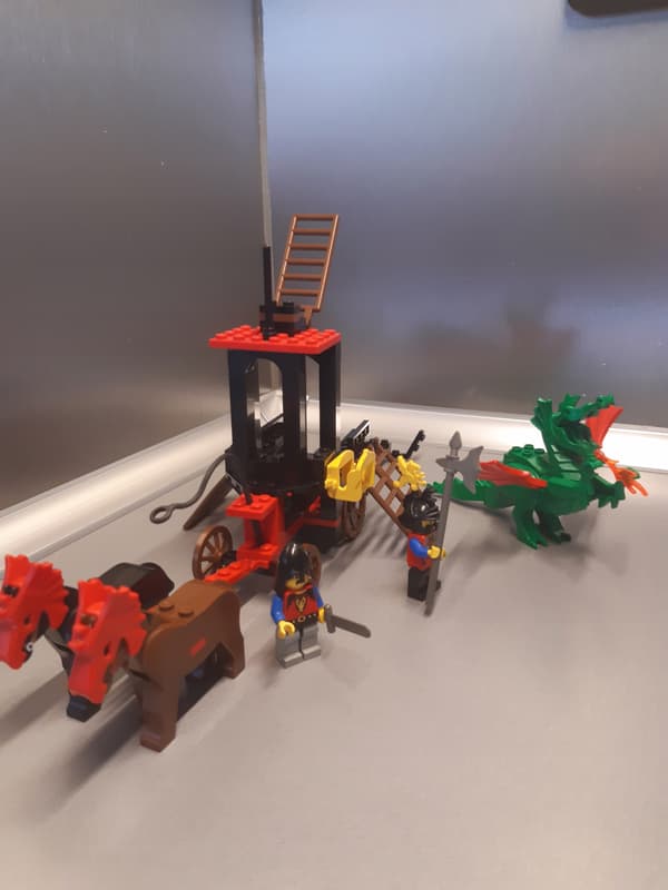 LEGO Castle 6056 Dragon Wagon